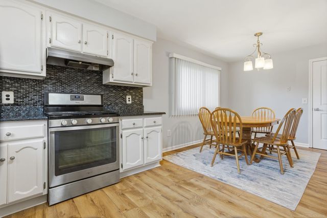 46346 Hollowoode Lane, Macomb, MI 48044