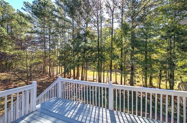 135 GREATWOOD Drive, White, GA 30184