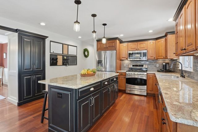 12 Riffles Lane, Hudson, MA 01749