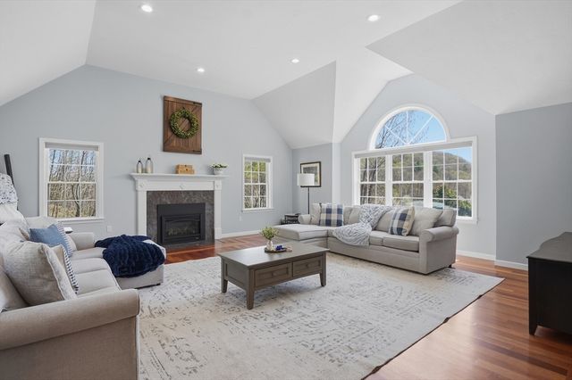 12 Riffles Lane, Hudson, MA 01749