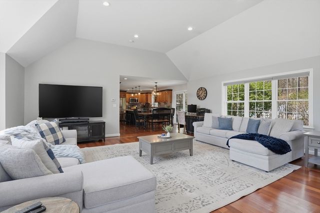 12 Riffles Lane, Hudson, MA 01749
