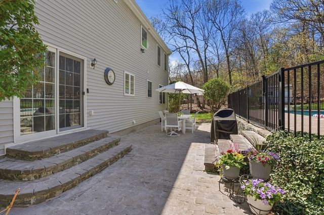 12 Riffles Lane, Hudson, MA 01749