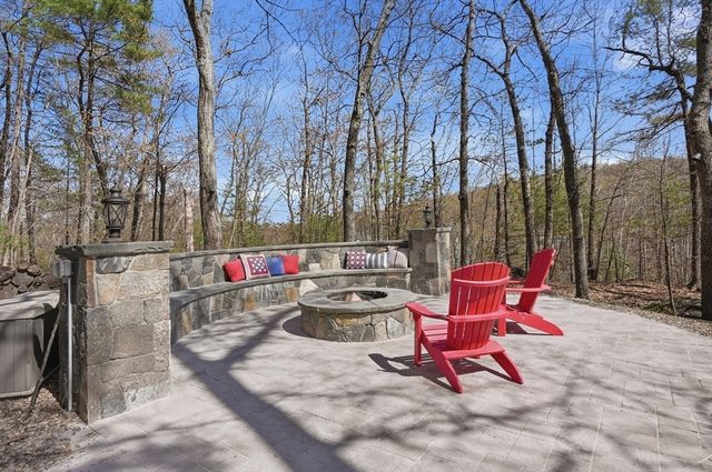 12 Riffles Lane, Hudson, MA 01749
