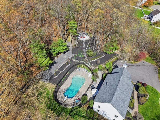 12 Riffles Lane, Hudson, MA 01749