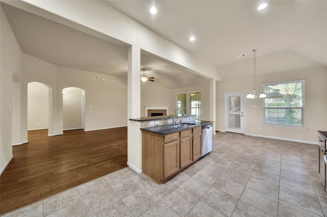 25208 Forest Ledge Dr, Porter, TX 77365