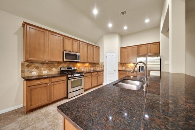 25208 Forest Ledge Dr, Porter, TX 77365