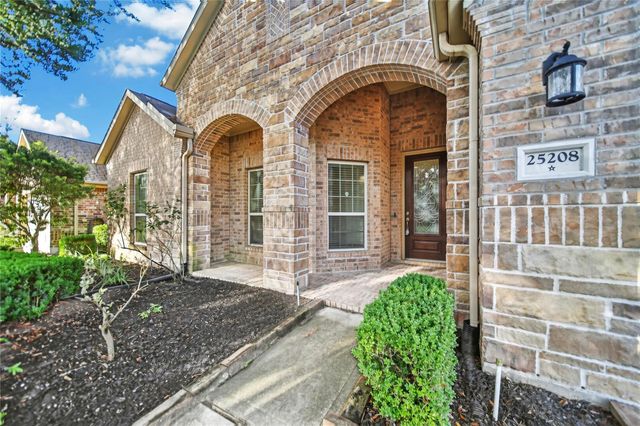 25208 Forest Ledge Dr, Porter, TX 77365
