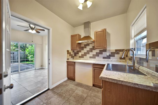 25208 Forest Ledge Dr, Porter, TX 77365