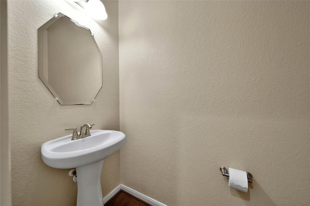 25208 Forest Ledge Dr, Porter, TX 77365