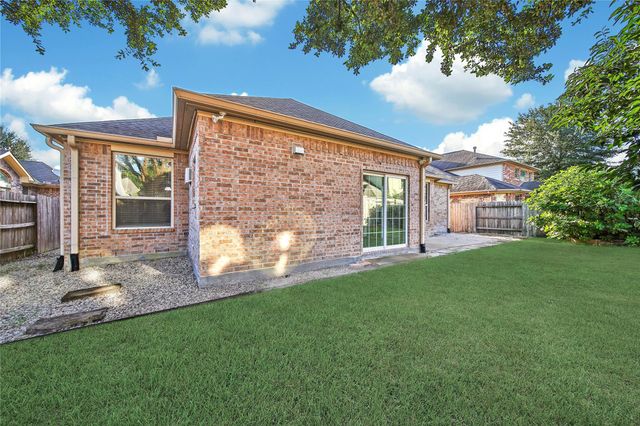 25208 Forest Ledge Dr, Porter, TX 77365