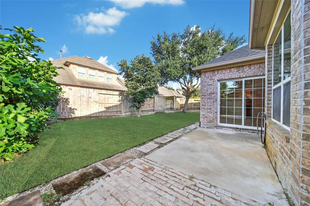 25208 Forest Ledge Dr, Porter, TX 77365