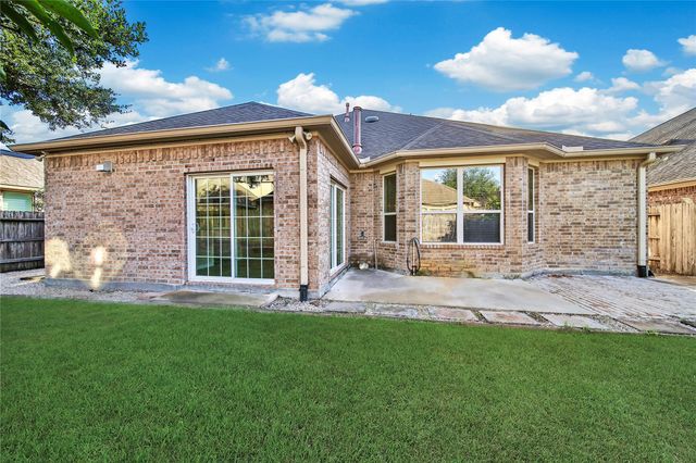 25208 Forest Ledge Dr, Porter, TX 77365