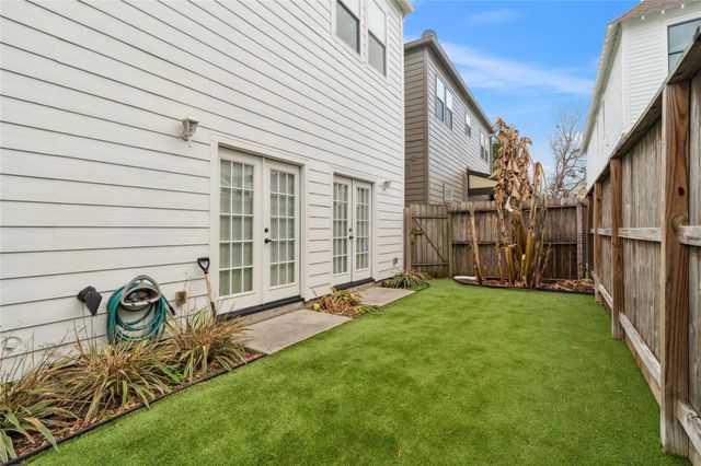 415 W 8th Street, Houston, TX 77007