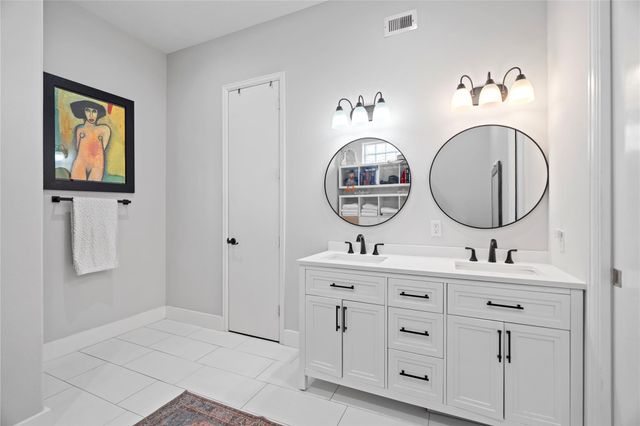 415 W 8th Street, Houston, TX 77007