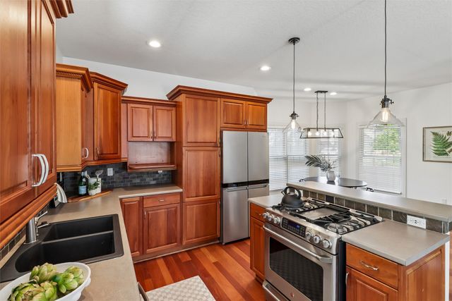 15703 Aurora Avenue, Urbandale, IA 50323