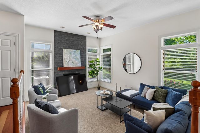 15703 Aurora Avenue, Urbandale, IA 50323
