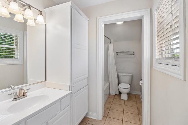 15703 Aurora Avenue, Urbandale, IA 50323