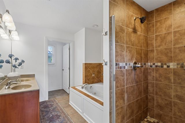 15703 Aurora Avenue, Urbandale, IA 50323