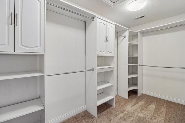 15703 Aurora Avenue, Urbandale, IA 50323