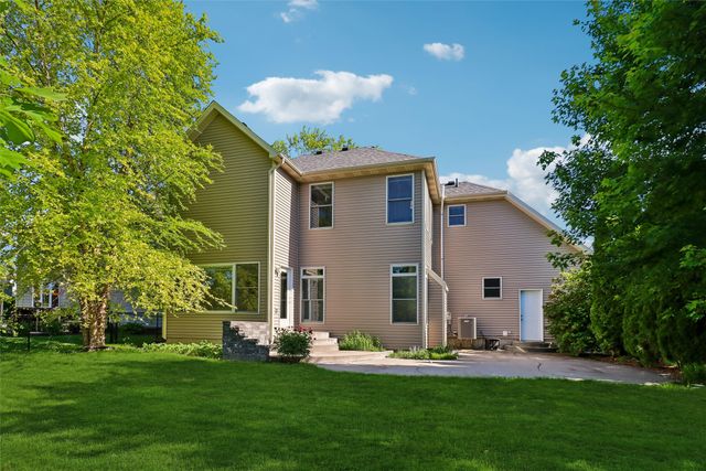 15703 Aurora Avenue, Urbandale, IA 50323