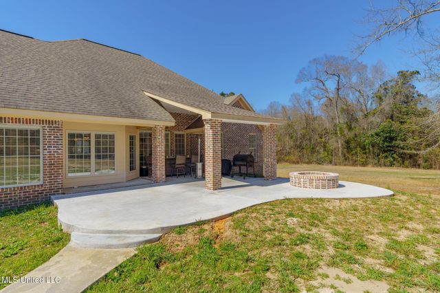 48 Harrell Road, Hattiesburg, MS 39401