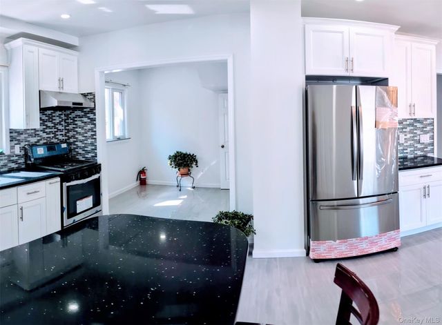 143-40 poplar Avenue, Flushing, NY 11355