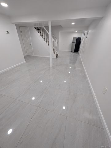 143-40 poplar Avenue, Flushing, NY 11355