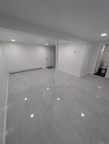 143-40 poplar Avenue, Flushing, NY 11355