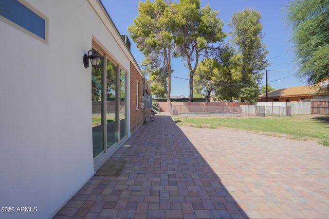 6521 N 11TH Avenue, Phoenix, AZ 85013