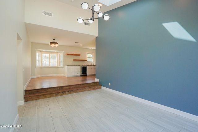 6521 N 11TH Avenue, Phoenix, AZ 85013