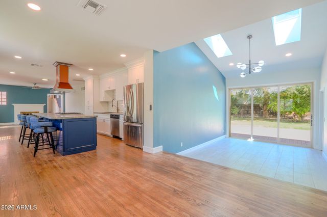 6521 N 11TH Avenue, Phoenix, AZ 85013