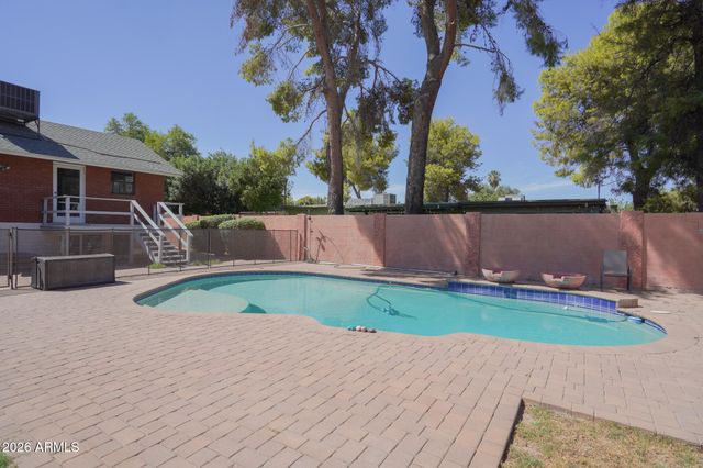 6521 N 11TH Avenue, Phoenix, AZ 85013