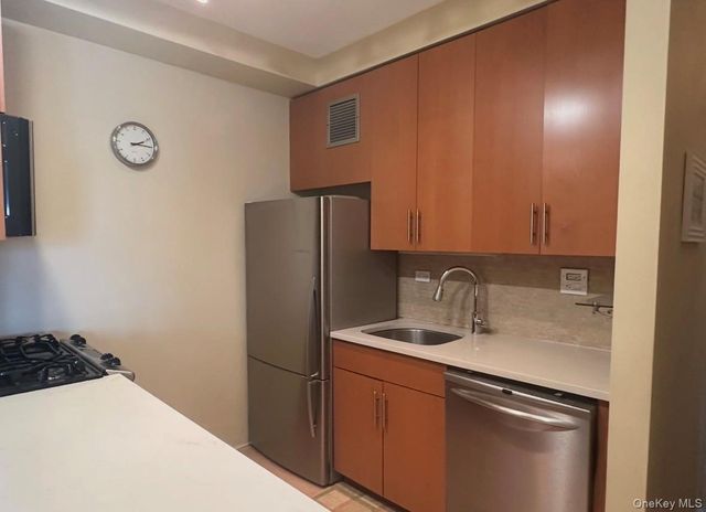 18-15 215 Street PH F, Bayside, NY 11360