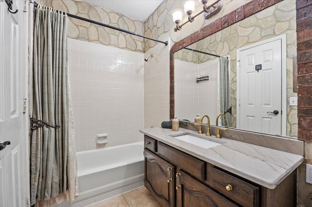 7410 Arborside Drive, Rowlett, TX 75089