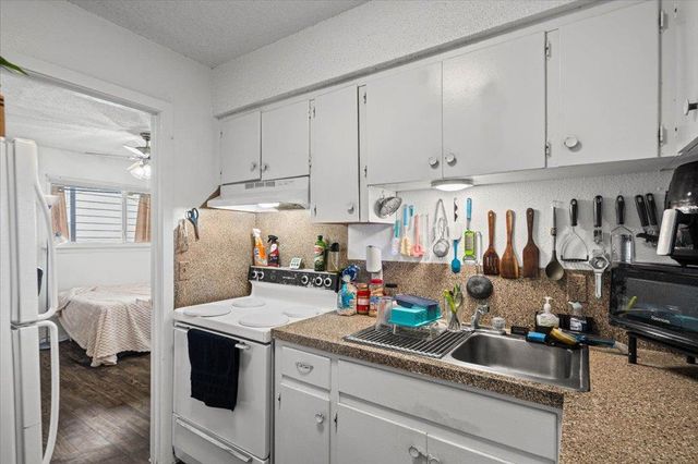 2808 Whitis Ave C304, Austin, TX 78705