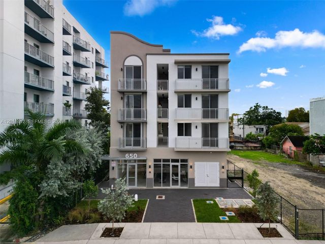650 SW 1st St 301, Miami, FL 33130