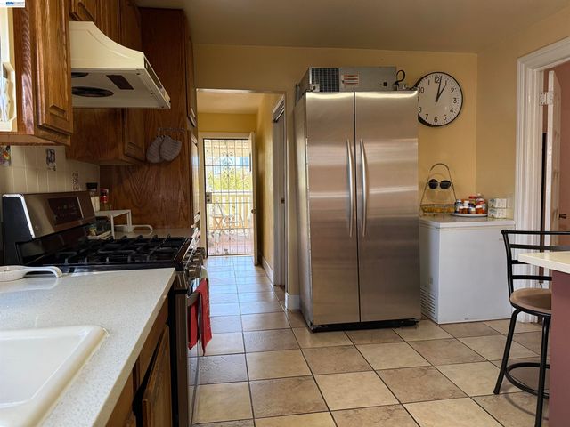 663 25TH Street, Oakland, CA 94612