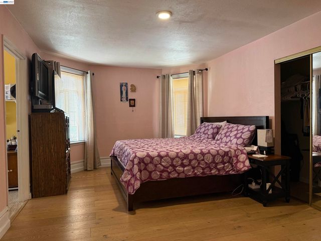 663 25TH Street, Oakland, CA 94612