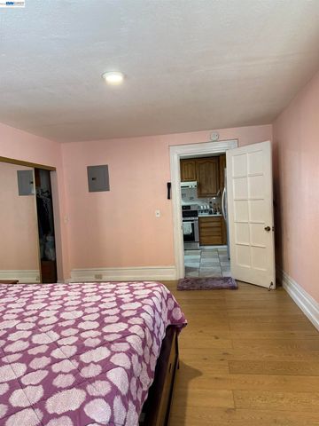 663 25TH Street, Oakland, CA 94612