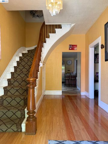 663 25TH Street, Oakland, CA 94612