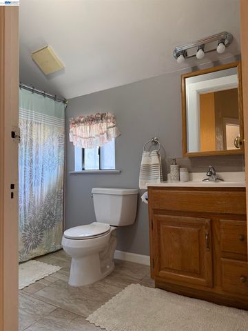 663 25TH Street, Oakland, CA 94612