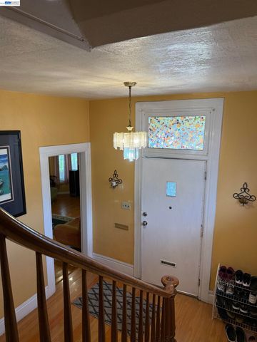 663 25TH Street, Oakland, CA 94612