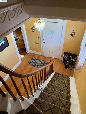 663 25TH Street, Oakland, CA 94612