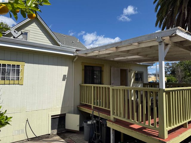 663 25TH Street, Oakland, CA 94612