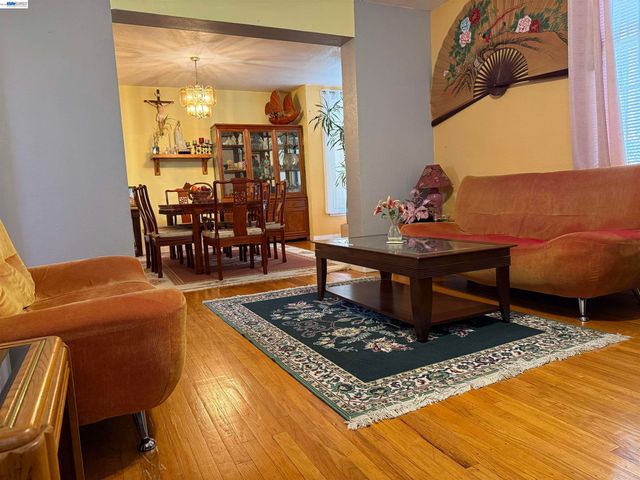 663 25TH Street, Oakland, CA 94612
