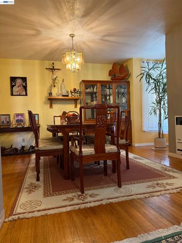 663 25TH Street, Oakland, CA 94612