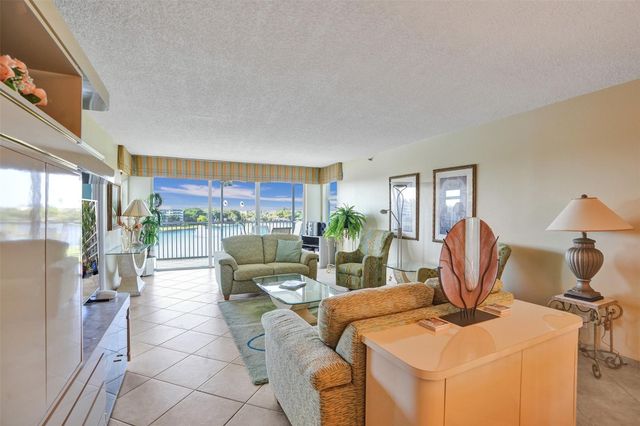 2900 N Course Drive 602, Pompano Beach, FL 33069