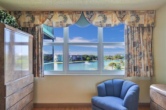 2900 N Course Drive 602, Pompano Beach, FL 33069