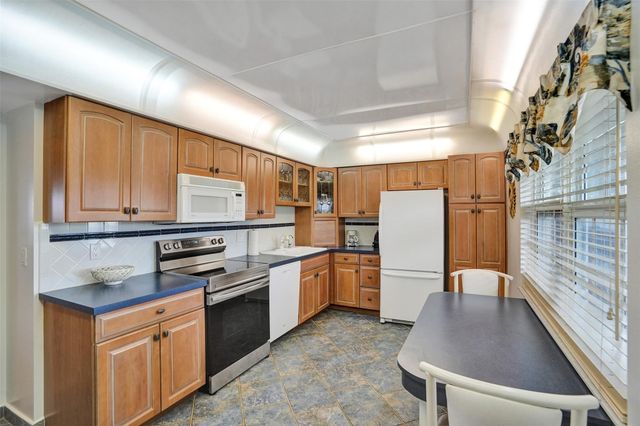 2900 N Course Drive 602, Pompano Beach, FL 33069