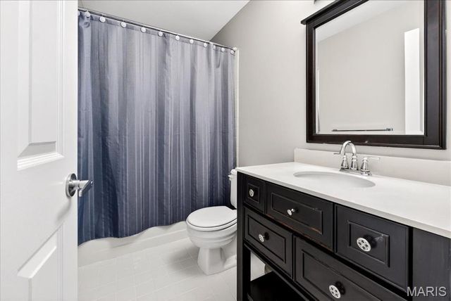 2350 Gateroyal Drive, St Louis, MO 63131